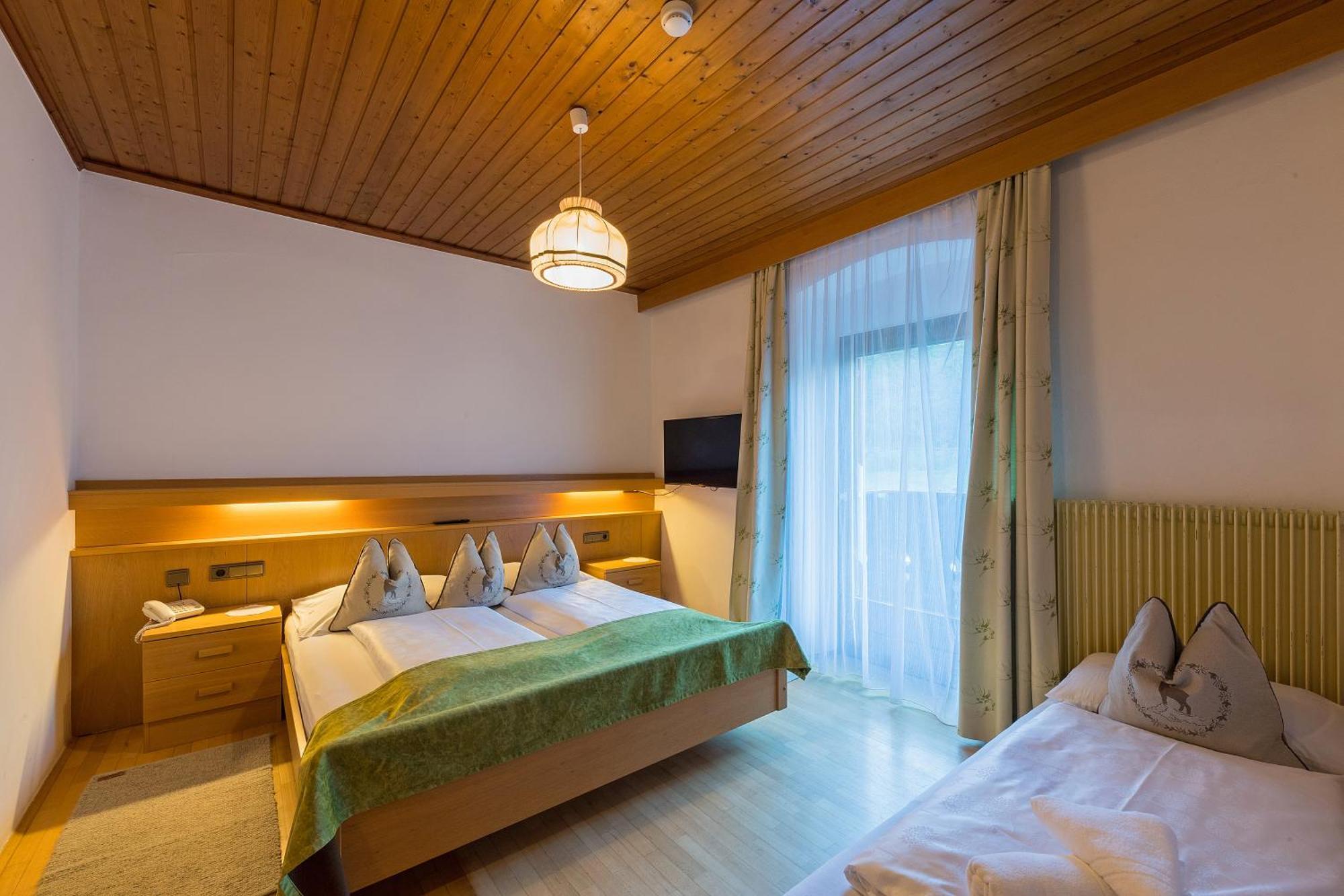 Alpin Natur Hotel Brueckele Braies  Extérieur photo