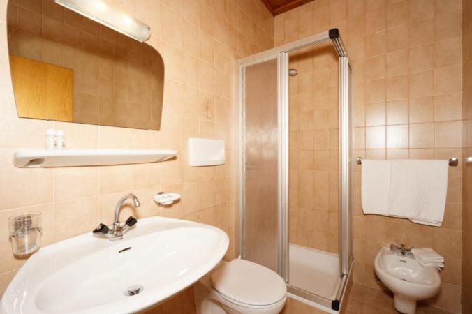 Alpin Natur Hotel Brueckele Braies  Chambre photo